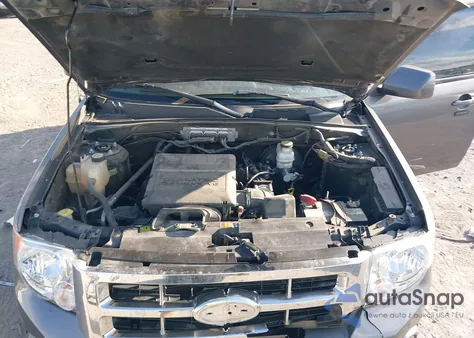 2012 Ford Escape Limited z USA, uszkodzony, nr VIN 1FMCU0EG6CKA36481